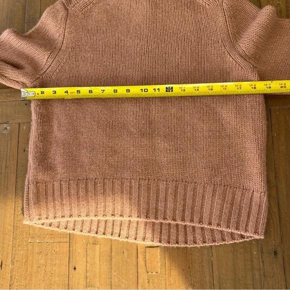 Vince Cashmere Shrunken Cable Sweater Women’s Medium Blush Cable-knit Cozy - Picture 9 of 9